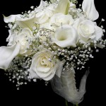 Buchet mireasa din trandafiri si cale albe 220 ron-209 ron.jpg (108 KB)